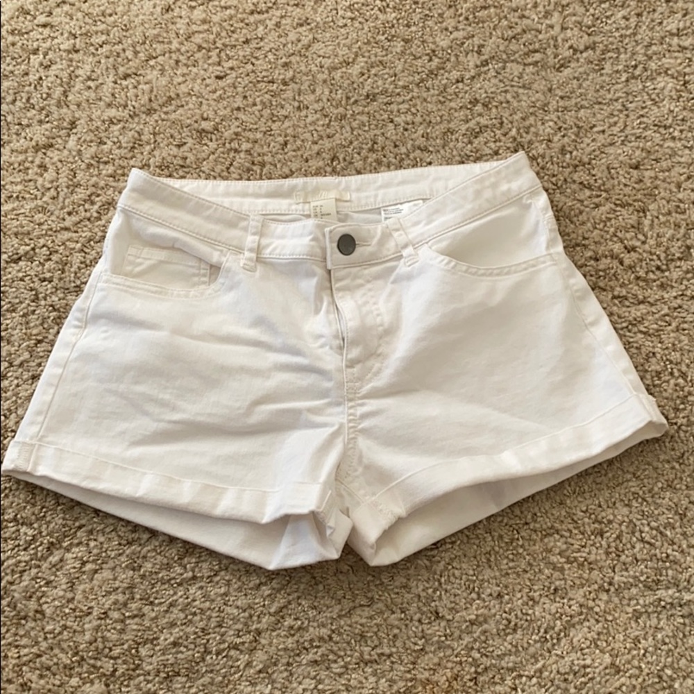 NWOT H&M white jean shorts